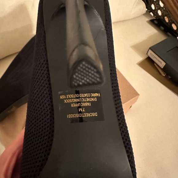 Steve Madden Discreet Stiletto Bootie - Picture 4 of 9